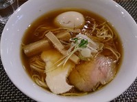 「味玉入り鶏そば８８０円」@らぁ麺 やまぐちの写真
