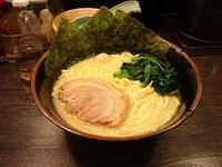 「塩ラーメン　並」@横浜家系ラーメン 壱角家 新宿中央東口店の写真