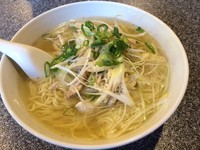 「鶏そば（大）／￥890」@天鴻餃子房 水道橋店の写真