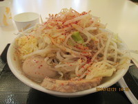 「ラーメン大盛　￥750　ニンニク野菜増し」@ジャンクガレッジ イオンレイクタウンmori店の写真
