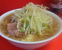 「小ラーメン　少なめ　700円　ﾆﾝﾆｸ少し」@ラーメン二郎 神田神保町店の写真