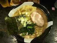 「煮干ラーメン：中盛サービス(820円)+ライス(50円)」@すごい煮干ラーメン凪 西新宿7丁目店の写真