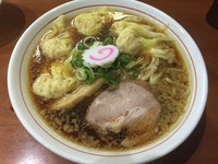 「わんたん中華そば(890円)+半飯(100円)」@横浜中華そば 維新商店の写真