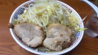「ラーメン（６９０円）少な目・野菜・ニンニク」@ラーメン二郎 亀戸店の写真