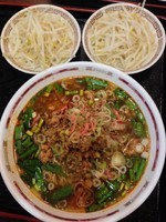 「台湾ラーメン＋もやし山×２」@東々の写真