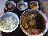 「手打ち中華そば700円、半ライス150円」@のんきやの写真