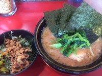 「ラーメン（少しうすめ）+ﾁｬｰｼｭｰまぶしﾗｲｽ」@環2家の写真