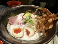 「鶏ｓｏｂａ（８００円）＋燻製玉子」@鶏soba 座銀 肥後橋本店の写真