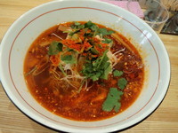 「期間限定　極選　辛みそば(醤油)　パクチーあり850円」@地球の中華そばの写真