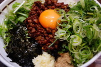 「カレー台湾まぜそば＋追い飯（無料）＋九条ネギ」@麺屋 はるか 秋葉原店の写真