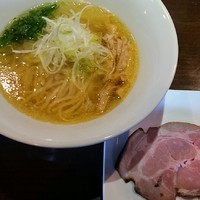 「【一周年記念限定】珠玉そば（塩・平打ち麺）６５０円」@麺や 虎徹の写真