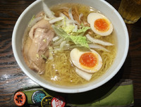 「塩ラーメン エビ油＋味付け玉子」@宗家一条流がんこラーメン 十八代目の写真