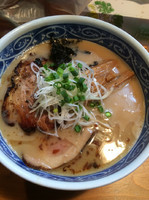 「とんこつラーメン650円」@愚直の写真