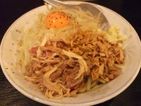 「汁なし麺　＋とろけるチーズ」@麺とび六方の写真