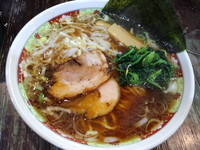 「あっさり醤油ラーメン680円＋中盛り100円(丸鶏スープ)」@ラーメン本舗。の写真