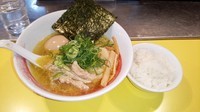 「６番　極上鶏塩ラーメン+味玉」@らーめん研究所の写真