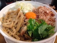 「ガツ盛り まぜそば　￥1080」@天狗庵の写真