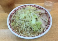 「小ラーメン（野菜少なめ・にんにく）」@ラーメン二郎 環七新新代田店の写真