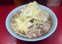 「小ラーメン（野菜少なめ・にんにく）」@ラーメン二郎 中山駅前店の写真