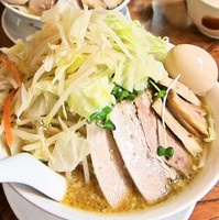 「味噌ラーメン（中盛サービス）小豚200×2＝1,150円」@明心角ふじの写真