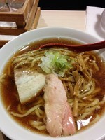 「喜多方らーめん（醤油味）」@麺や 七彩 東京駅の写真