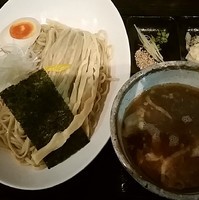 「【冬季限定】つくば茜鶏アゴダシ肉つけそば（熱がけ）830円」@龍のひげの写真