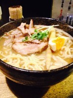 「（月・火限定）焦がし醤油らーめん（冬限定）¥750＋大盛¥100」@燈の車の写真