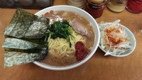 「ラーメン、大盛り、ネギトッピング、麺固め」@横浜ラーメン 町田家 新百合ヶ丘店の写真
