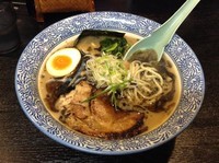 「らーめん(にんにく油) 680円」@麺屋 青山 本店の写真