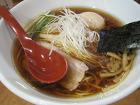 「香彩鶏だし　味玉醤油らーめん　890円」@麺屋 翔 西新宿本店の写真