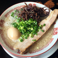 「豚骨らーめん（粉落とし）700円」@中華そば専門 めんやいただきの写真