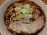 「micro(800円)焼豚厚、メンマ厚。ぴあクーポンで大盛」@人類みな麺類の写真