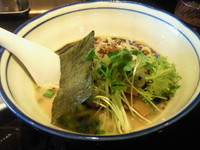 「まる重らーめんKURO 780円(+ﾗｲｽｾｯﾄ330円)」@柳麺まる重の写真