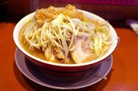「らーめん(セルフニンニク・アブラ)780円」@らーめん男盛 本店の写真