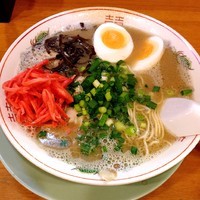 「豚骨ラーメン  ゆで卵トッピング」@しぇからしか 梅田店の写真
