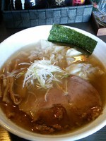 「海老わんたん麺（塩）850円」@荻窪らーめん 栄龍軒の写真