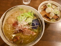 「とろーり紫蘇パイタン麺＋味玉＋炙り焼きチャーシューごはん」@麺処 井の庄の写真