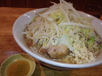 「ラーメン(750円)(ヤサイニンニク)、カレー粉(70円)」@めん屋 大仙の写真