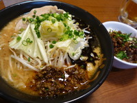 「シビレ味噌らーめん＋炙り肉めし」@なんつッ亭 御徒町店の写真