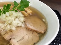 「焦がしGYU塩らぁ麺」@創彩麺家 野の実 足柄サービスエリア店の写真