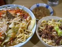 「富士丸ラーメン 白＋脂」@ラーメン富士丸 明治通り都電梶原店の写真