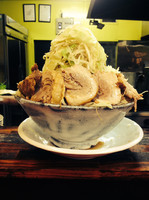 「大ラーメン【700g】豚増しニンニク」@豚男 -BUTAMEN-の写真