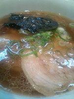 「醤油らぁめん」@支那そばや 本店の写真