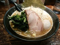 「太麺３点盛り＋替え玉」@豚骨醤油らーめん 誠屋 八幡山本店の写真