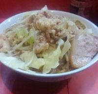 「ラーメン　700円　ﾔｻｲｱﾌﾞﾗ」@ラーメン二郎 仙川店の写真
