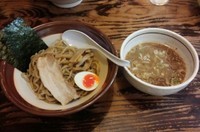 「しょうゆ豚骨つけめん中780円」@山形麺屋 めんこいやの写真