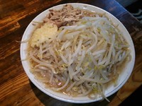 「ラーメン（大）_野菜・ニンニク増し」@麺とび 六方 松本信大前店の写真