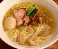 「塩ワンタン麺　5個入り　900円 味玉100円」@らーめん穀雨の写真