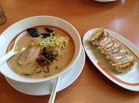 「豚骨こってりチャーシューめん637円＋餃子」@幸楽苑 水戸末広店の写真