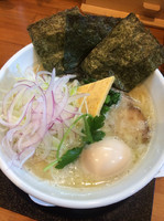 「鶏白湯光の葉らーめん880円」@めん結び 光の葉の写真